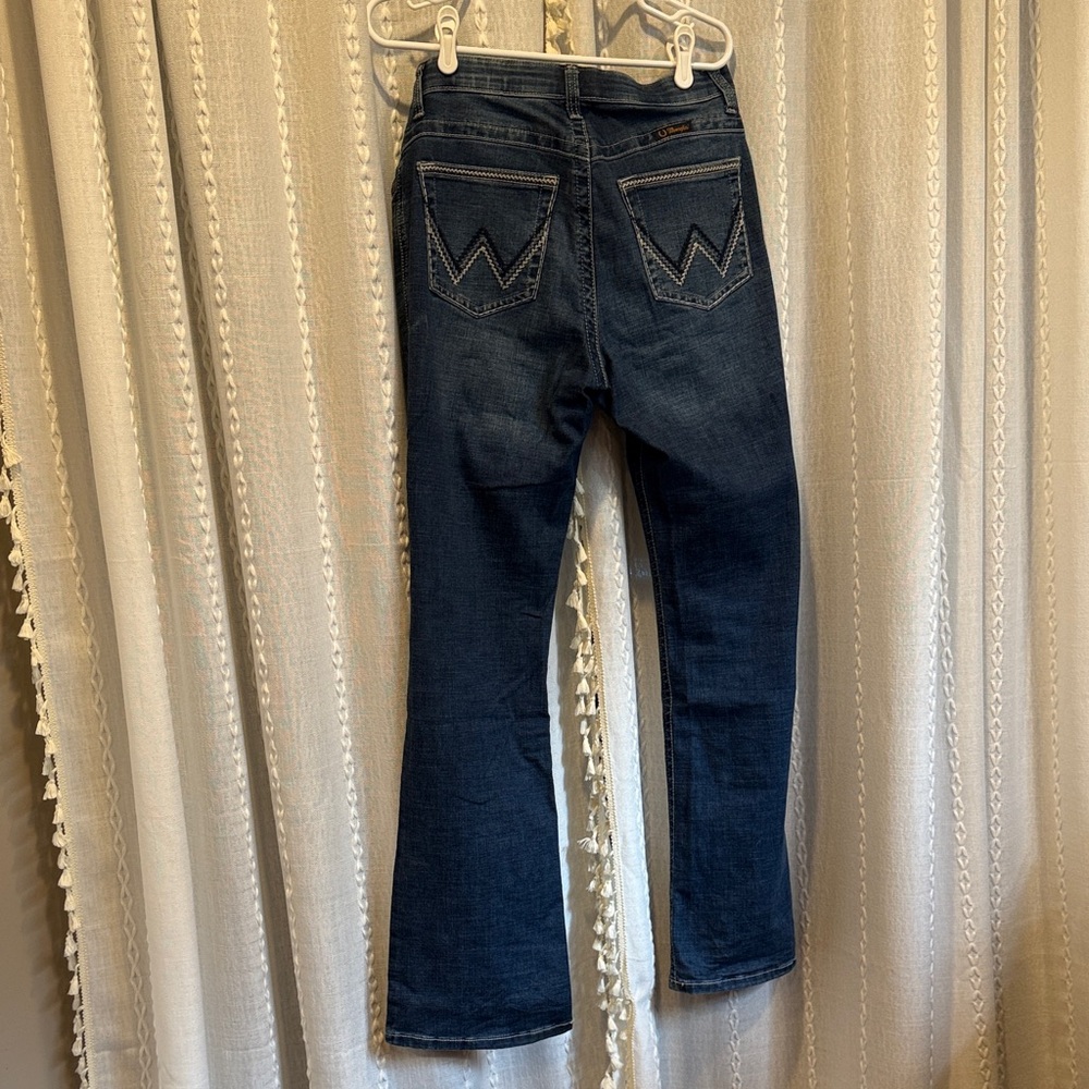 WOMEN'S WRANGLER® ULTIMATE RIDING JEAN WILLOW MID-RISE BOOTCUT - Color: Davis